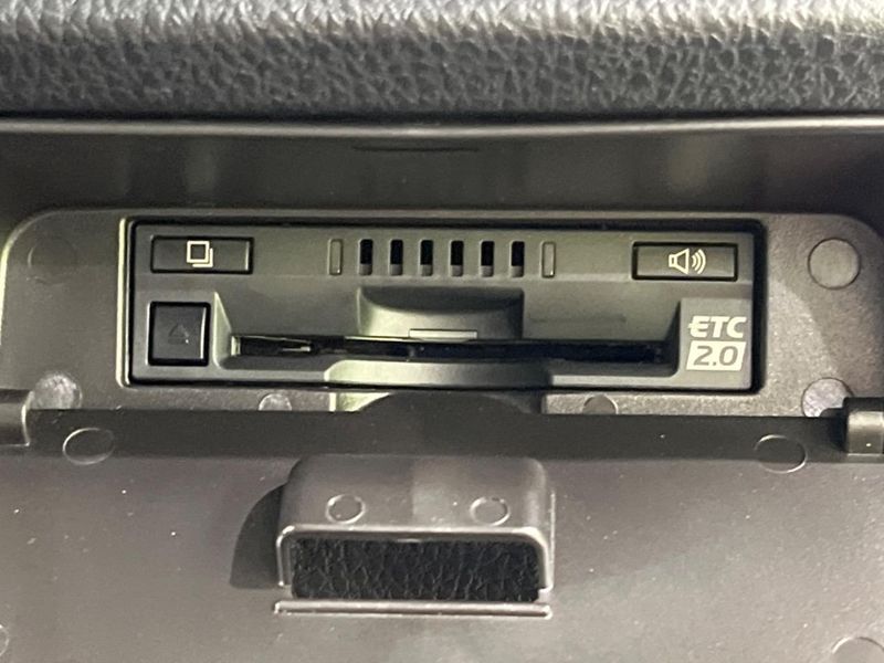 2019 Toyota Voxy DBA-ZRR85W (UW-6a3c9d00ef698)[9]