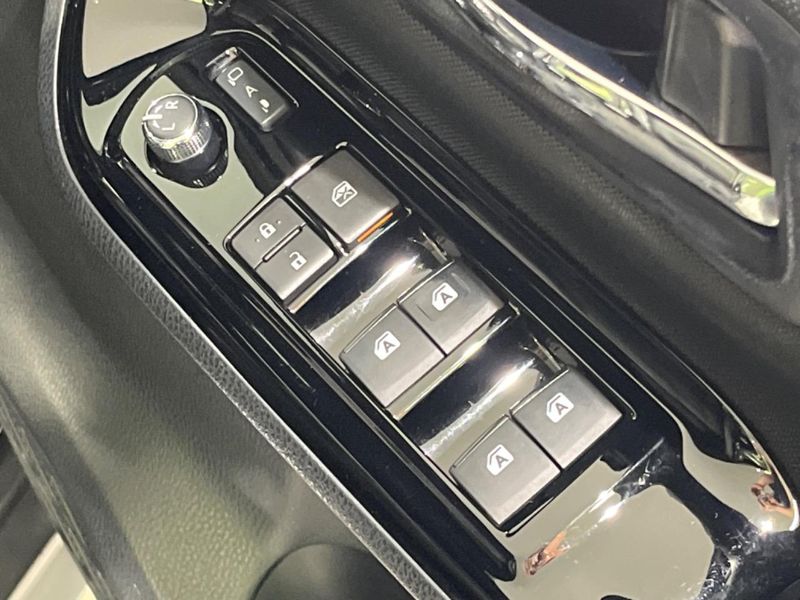 2019 Toyota Voxy DBA-ZRR85W (UW-6a3c9d00ef698)[6]
