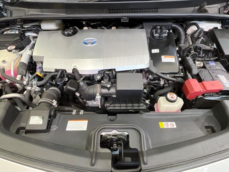 2017 Toyota Prius PHV DLA-ZVW52 (UW-6a3c9d1241cdd)[4]
