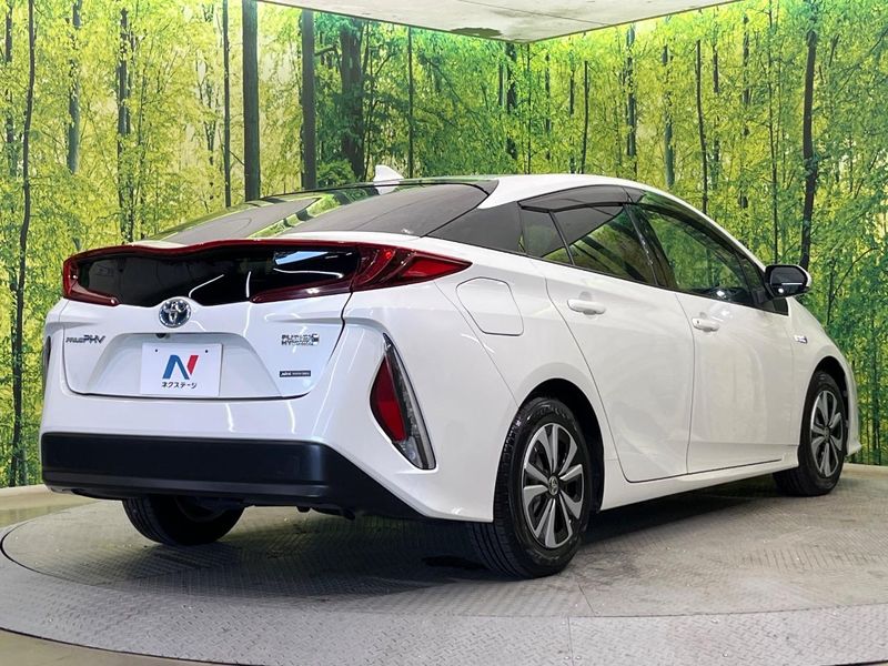 2017 Toyota Prius PHV DLA-ZVW52 (UW-6a3c9d1241cdd)[17]