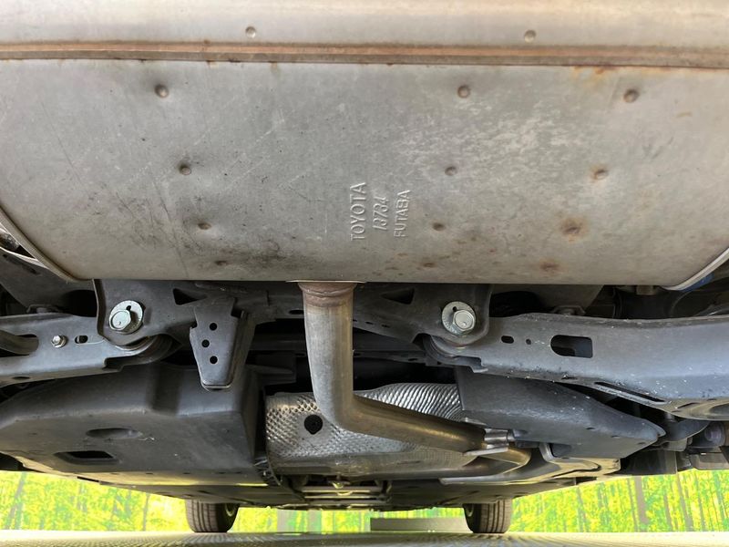 2017 Toyota Prius PHV DLA-ZVW52 (UW-6a3c9d1241cdd)[25]