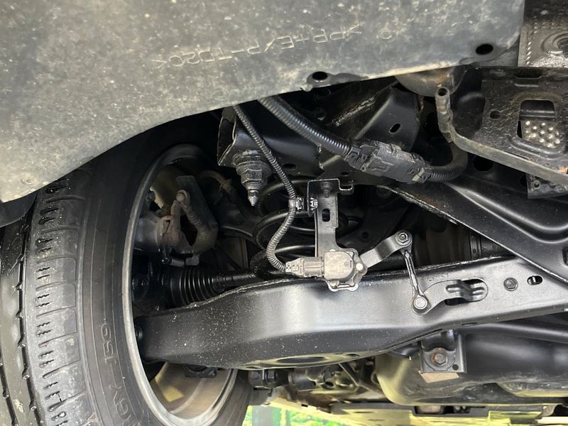 2016 Toyota Prius DAA-ZVW55 (UW-6a3c9d13c3356)[23]