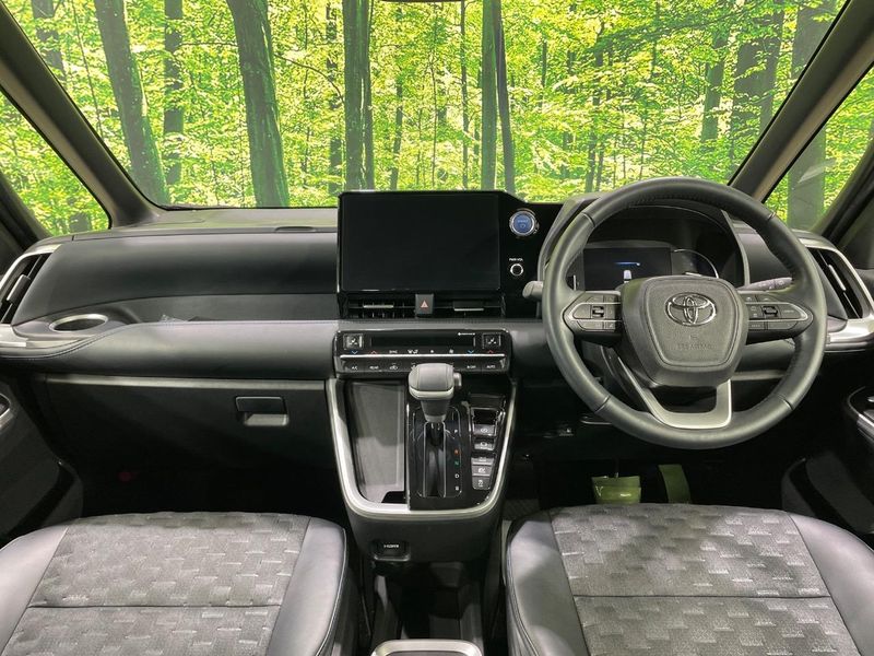 2023 Toyota Voxy 6AA-ZWR90W (UW-6a3c9d1eedc61)[23]