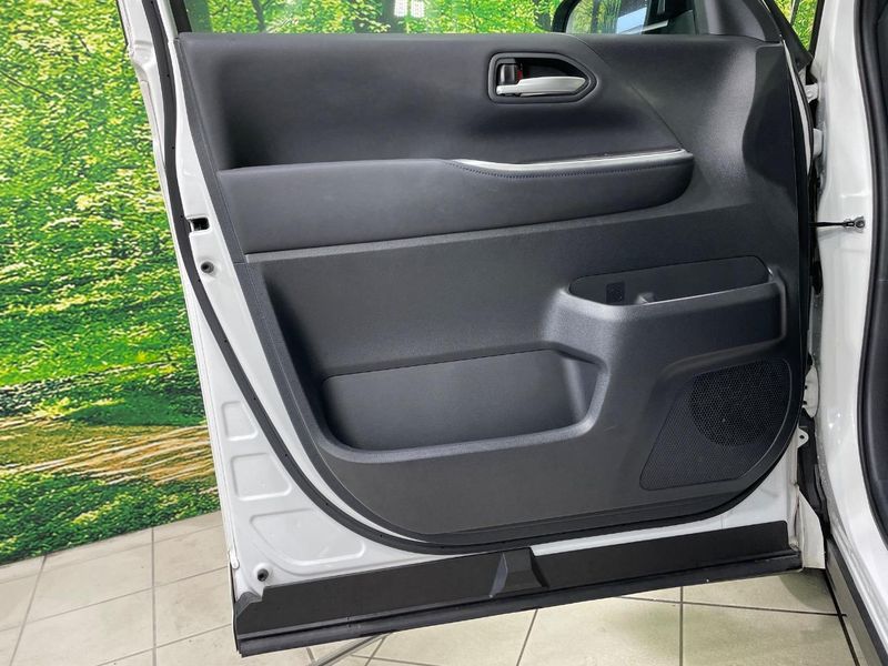 2023 Toyota Voxy 6AA-ZWR90W (UW-6a3c9d1eedc61)[17]