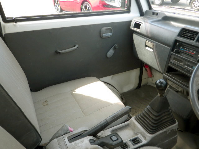 1992 Mitsubishi Minicab Truck U42T (UW-6a3cd968b6144)[8]