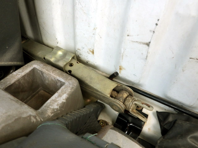 1992 Mitsubishi Minicab Truck U42T (UW-6a3cd968b6144)[19]