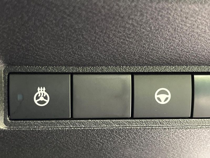 2021 Nissan Aura 6AA-FE13 (UW-6a41e13db6ff7)[8]