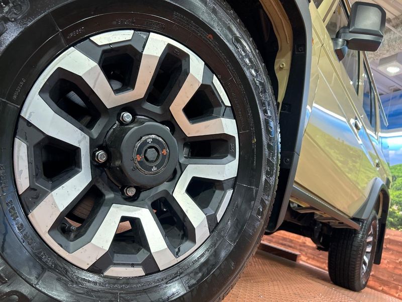 2025 Toyota Land Cruiser 70 3DA-GDJ76W (UW-6a41e149ab0a4)[9]