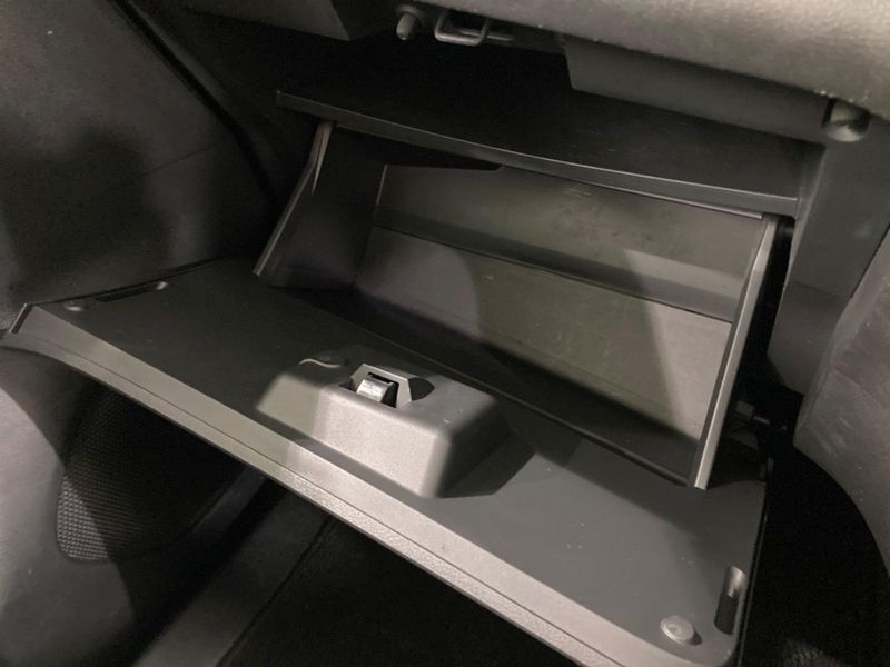 2018 Nissan Serena DAA-GFC27 (UW-6a41e14d3f00d)[23]