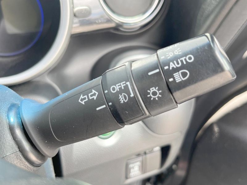 2015 Honda N-BOX CUSTOM DBA-JF1 (UW-6a41e186a9092)[29]