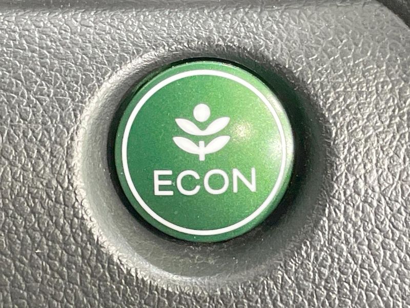 2015 Honda N-BOX CUSTOM DBA-JF2 (UW-6a41e18b93cb7)[29]