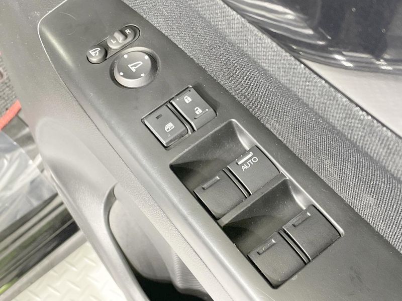 2015 Honda N-BOX CUSTOM DBA-JF2 (UW-6a41e18b93cb7)[25]