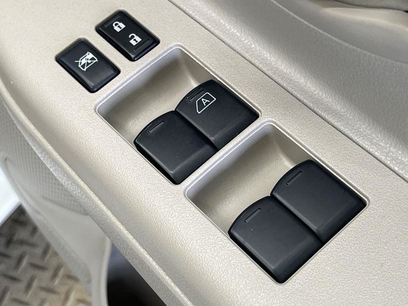 2016 Nissan March DBA-K13 (UW-6a41e1b32a9f3)[16]