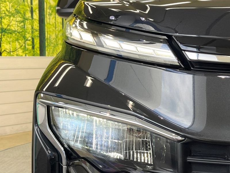 2023 Toyota Voxy 6BA-MZRA90W (UW-6a41e2562b4ba)[7]