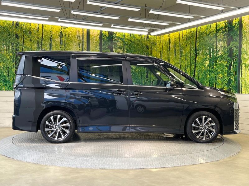 2023 Toyota Voxy 6BA-MZRA90W (UW-6a41e2562b4ba)[26]