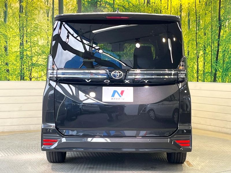 2023 Toyota Voxy 6BA-MZRA90W (UW-6a41e2562b4ba)[28]