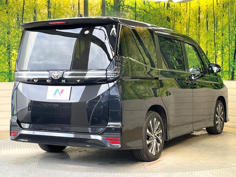 2023 Toyota Voxy 6BA-MZRA90W (UW-6a41e2562b4ba)[27]