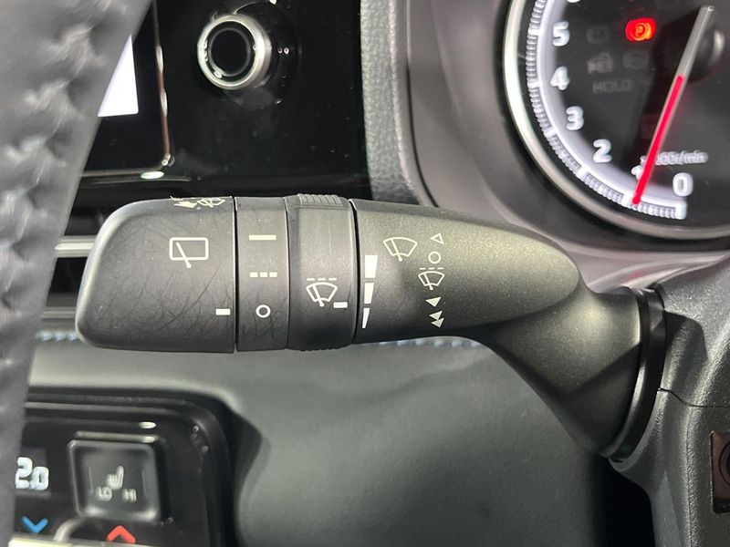 2023 Toyota Voxy 6BA-MZRA90W (UW-6a41e2577f2a1)[12]
