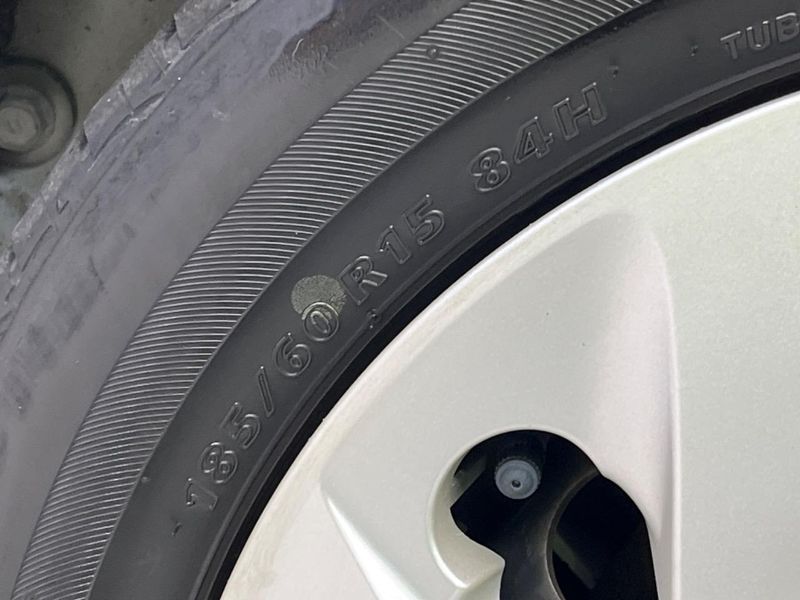 2019 Toyota Aqua DAA-NHP10 (UW-6a41e25d5bbbd)[8]