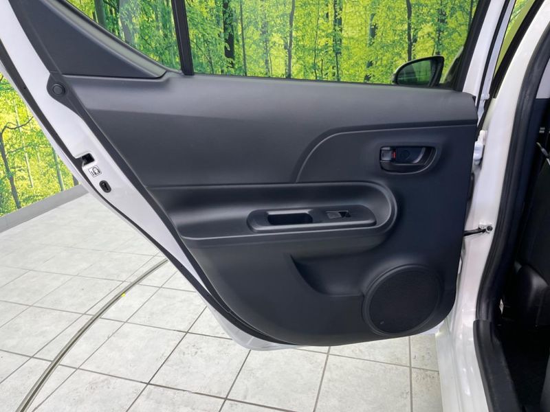 2019 Toyota Aqua DAA-NHP10 (UW-6a41e25d5bbbd)[28]