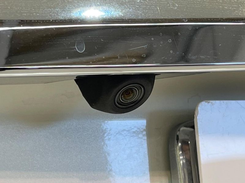 2019 Toyota Aqua DAA-NHP10 (UW-6a41e25d5bbbd)[17]