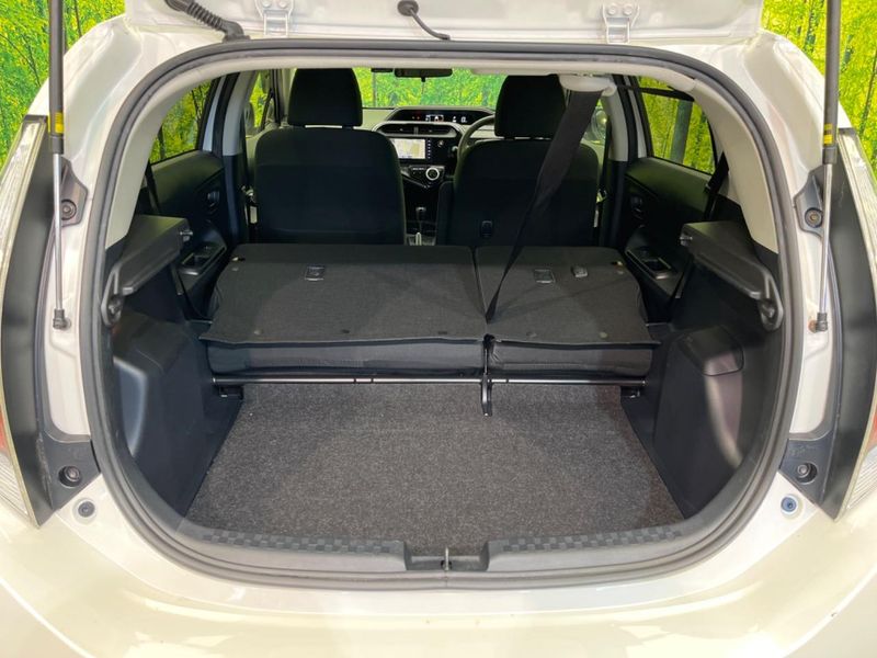 2019 Toyota Aqua DAA-NHP10 (UW-6a41e25d5bbbd)[22]
