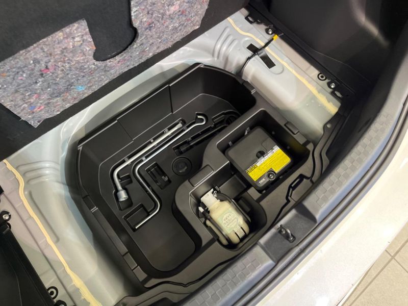 2019 Toyota Aqua DAA-NHP10 (UW-6a41e25d5bbbd)[24]
