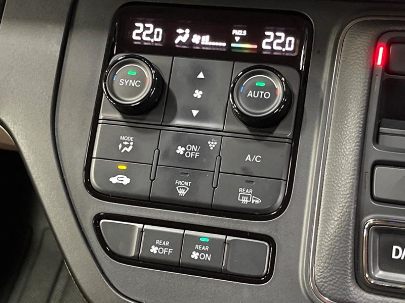 2023 Honda Step Wagon 6AA-RP8 (UW-6a41e271d9975)[28]