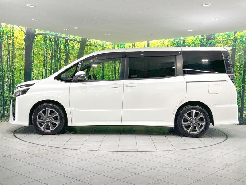 2017 Toyota Voxy DBA-ZRR80W (UW-6a41e2becfed6)[8]