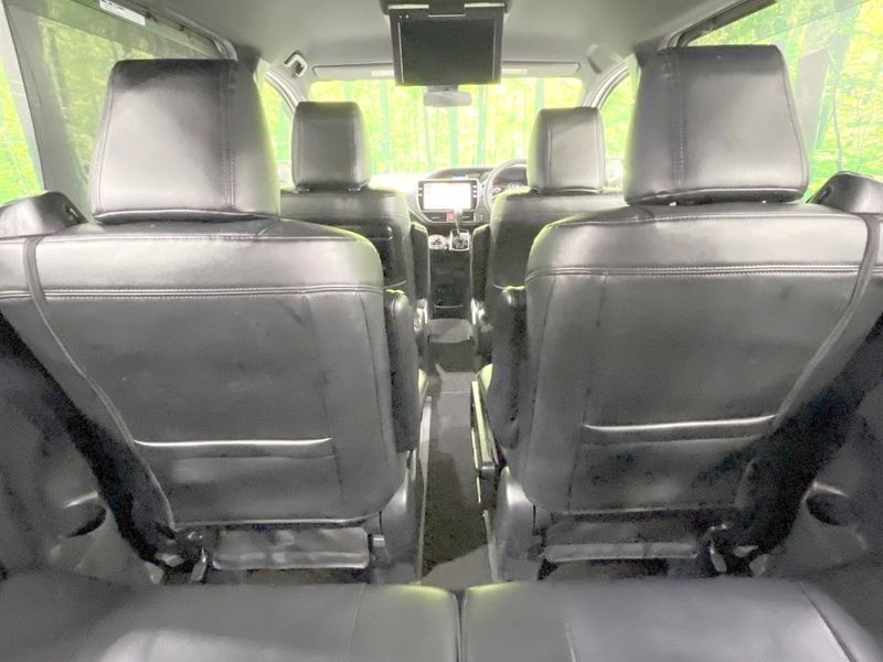 2017 Toyota Voxy DBA-ZRR80W (UW-6a41e2becfed6)[13]
