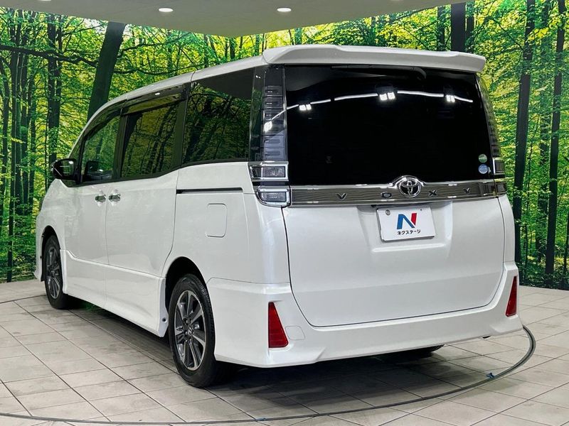2018 Toyota Voxy DBA-ZRR80W (UW-6a41e2c071886)[17]