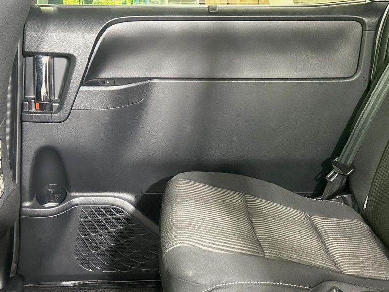 2018 Toyota Voxy DBA-ZRR80W (UW-6a41e2c071886)[28]