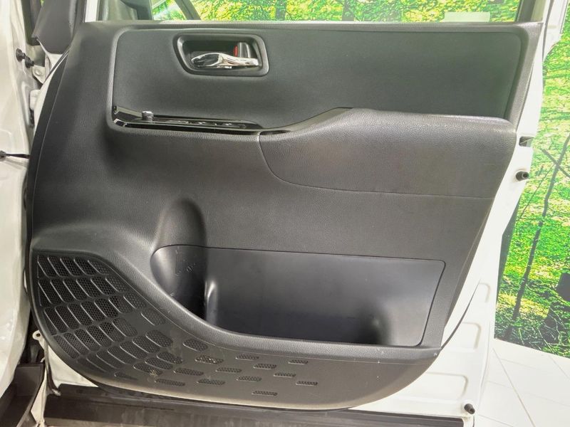 2018 Toyota Voxy DBA-ZRR80W (UW-6a41e2c071886)[29]