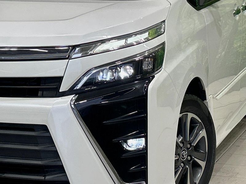 2018 Toyota Voxy DBA-ZRR80W (UW-6a41e2c071886)[5]