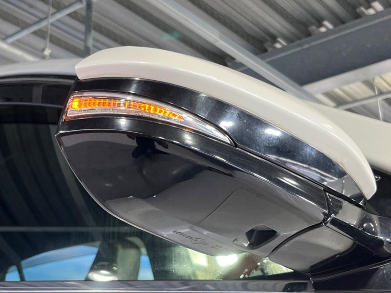 2015 Toyota Harrier DBA-ZSU60W (UW-6a41e2c6c797d)[5]