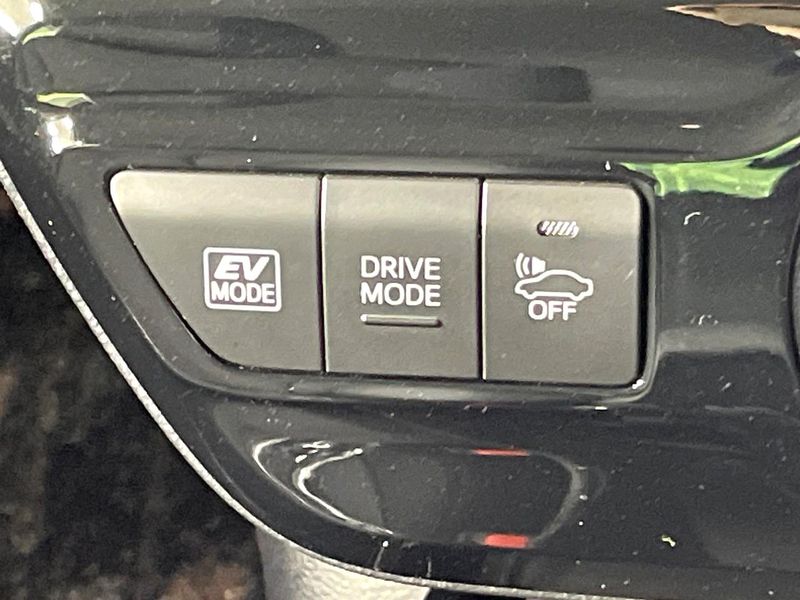 2019 Toyota Prius DAA-ZVW51 (UW-6a41e2d4b63d8)[23]