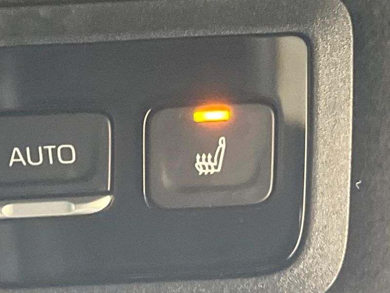 2023 Toyota Voxy 6AA-ZWR90W (UW-6a41e2e0dd7c3)[26]