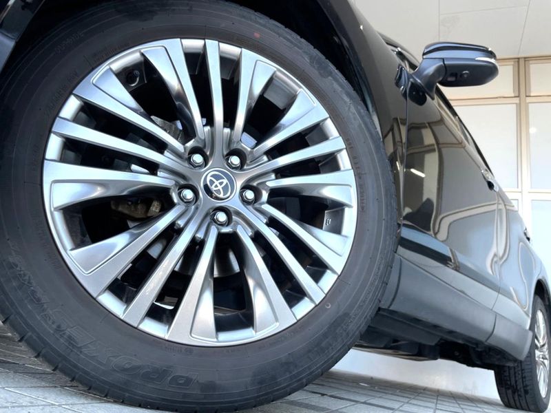 2022 Toyota Harrier Hybrid 6AA-AXUH80 (UW-6a4332af12778)[13]