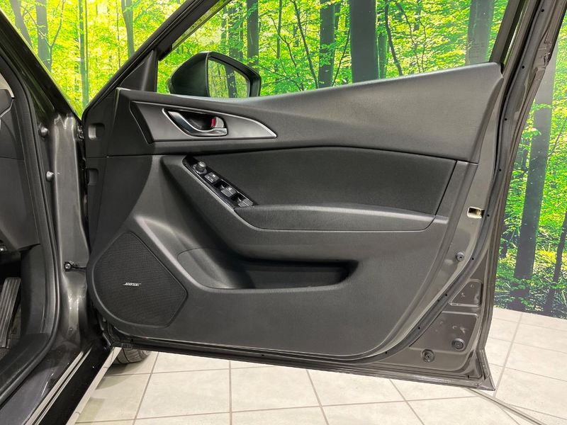 2017 Mazda Axela Sports LDA-BM2AS (UW-6a4332df8ba39)[25]