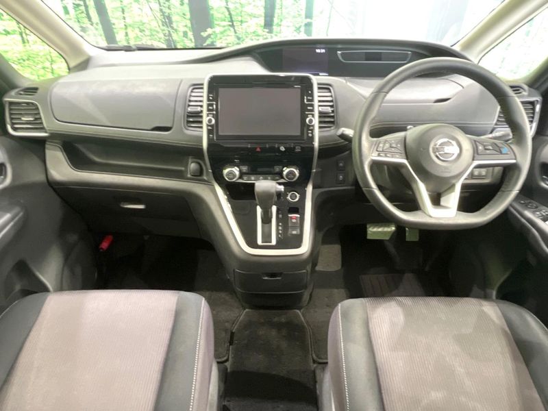 2017 Nissan Serena DAA-GFC27 (UW-6a43330f9c5f0)[29]