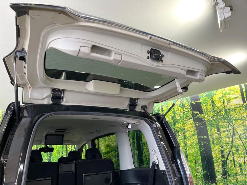 2017 Nissan Serena DAA-GFC27 (UW-6a43330f9c5f0)[16]