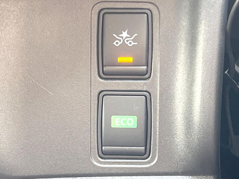 2018 Nissan Serena DAA-GFC27 (UW-6a4333135f442)[24]