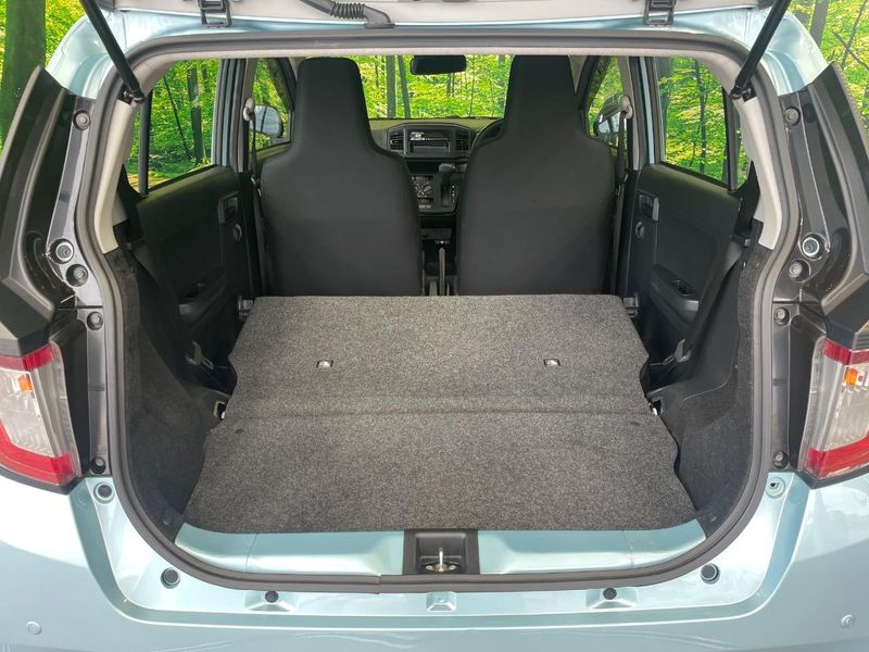 2017 Daihatsu Mira e:S DBA-LA350S (UW-6a4333a92015c)[24]