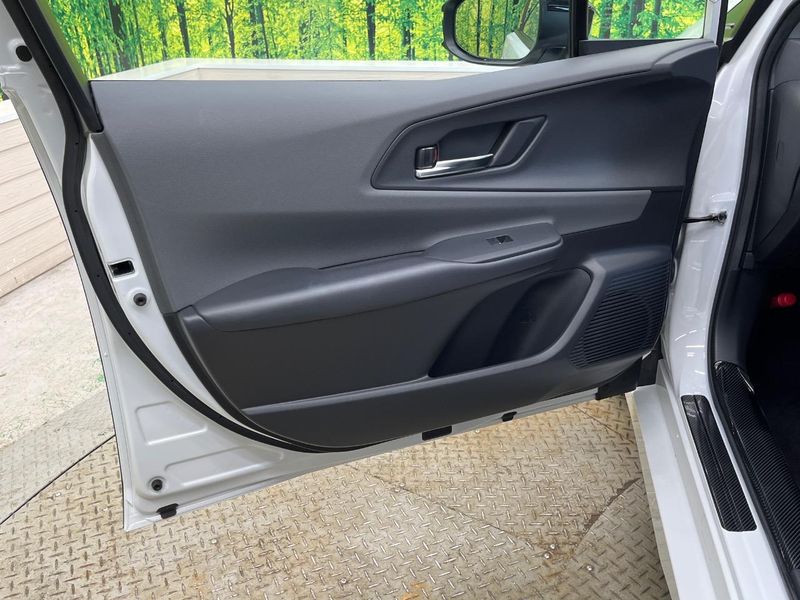 2023 Toyota Prius 6AA-MXWH60 (UW-6a433447ac20f)[14]