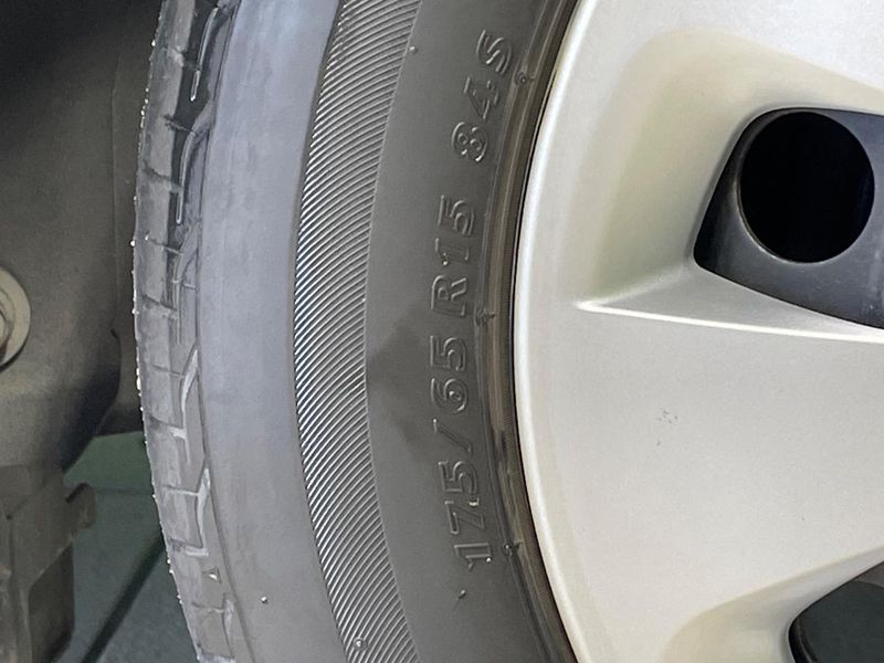 2014 Toyota Aqua DAA-NHP10 (UW-6a433458401af)[17]