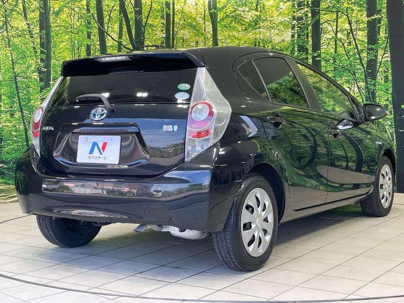 2014 Toyota Aqua DAA-NHP10 (UW-6a433458401af)[8]