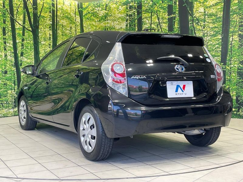 2014 Toyota Aqua DAA-NHP10 (UW-6a433458401af)[10]