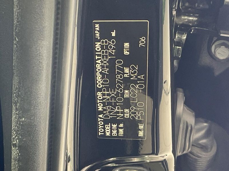 2014 Toyota Aqua DAA-NHP10 (UW-6a433458401af)[1]