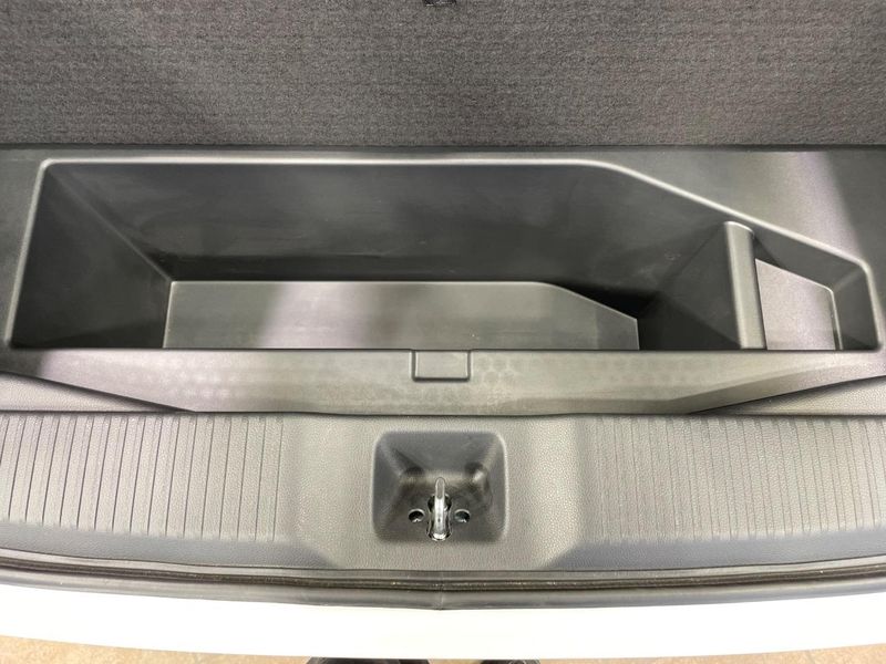 2023 Honda Vezel 6AA-RV5 (UW-6a43348092433)[26]