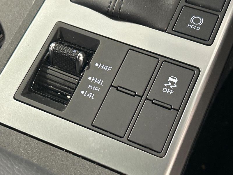 2025 Toyota Land Cruiser 250 3BA-TRJ250W (UW-6a4334a8a52be)[21]